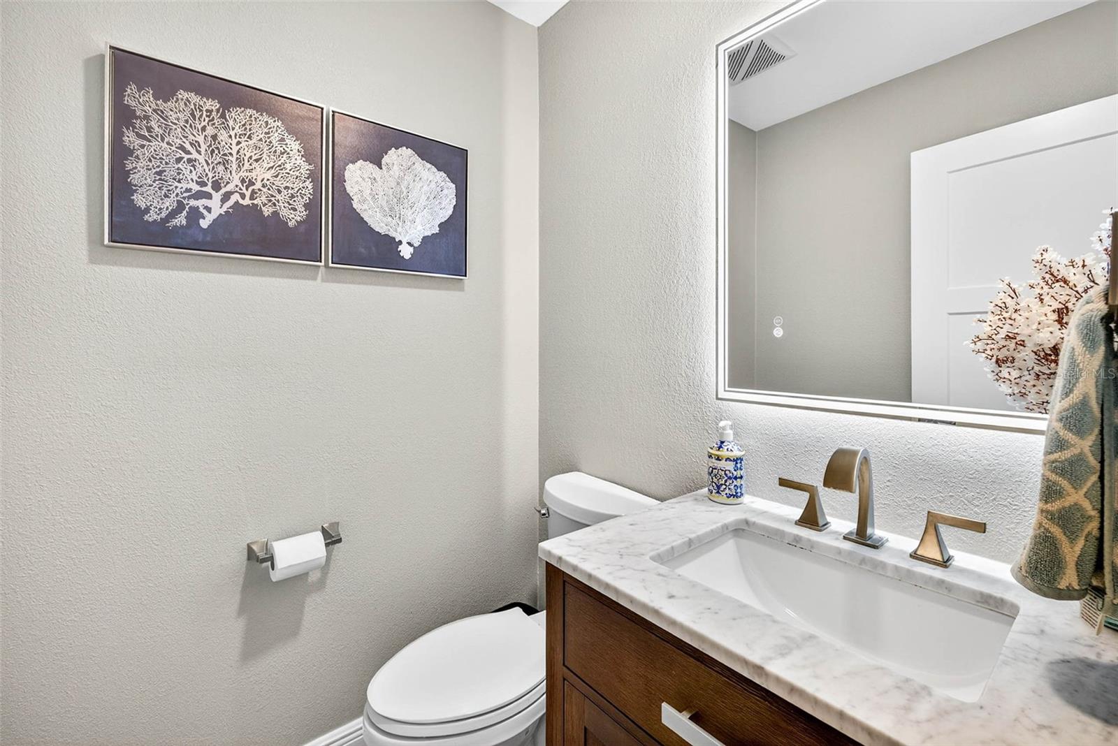 BAYWAY CONDO PH ONE - Residential