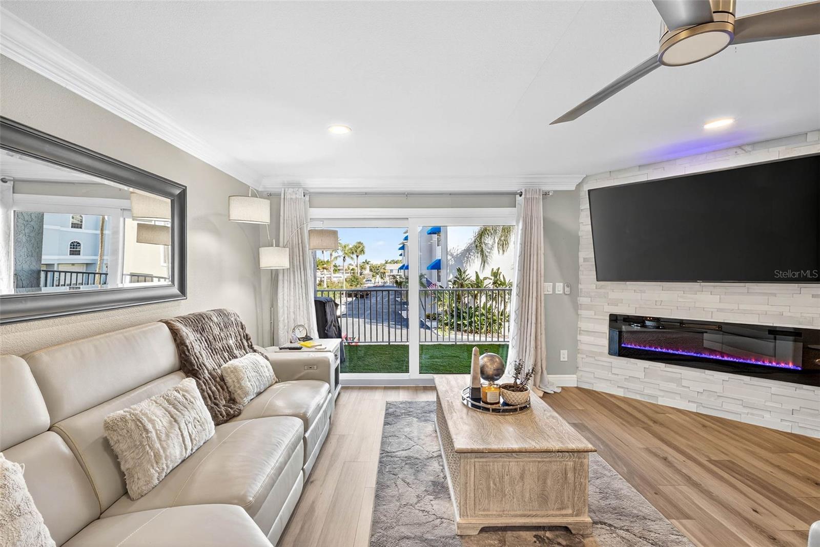 BAYWAY CONDO PH ONE - Residential