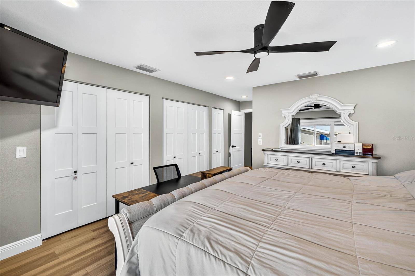 BAYWAY CONDO PH ONE - Residential