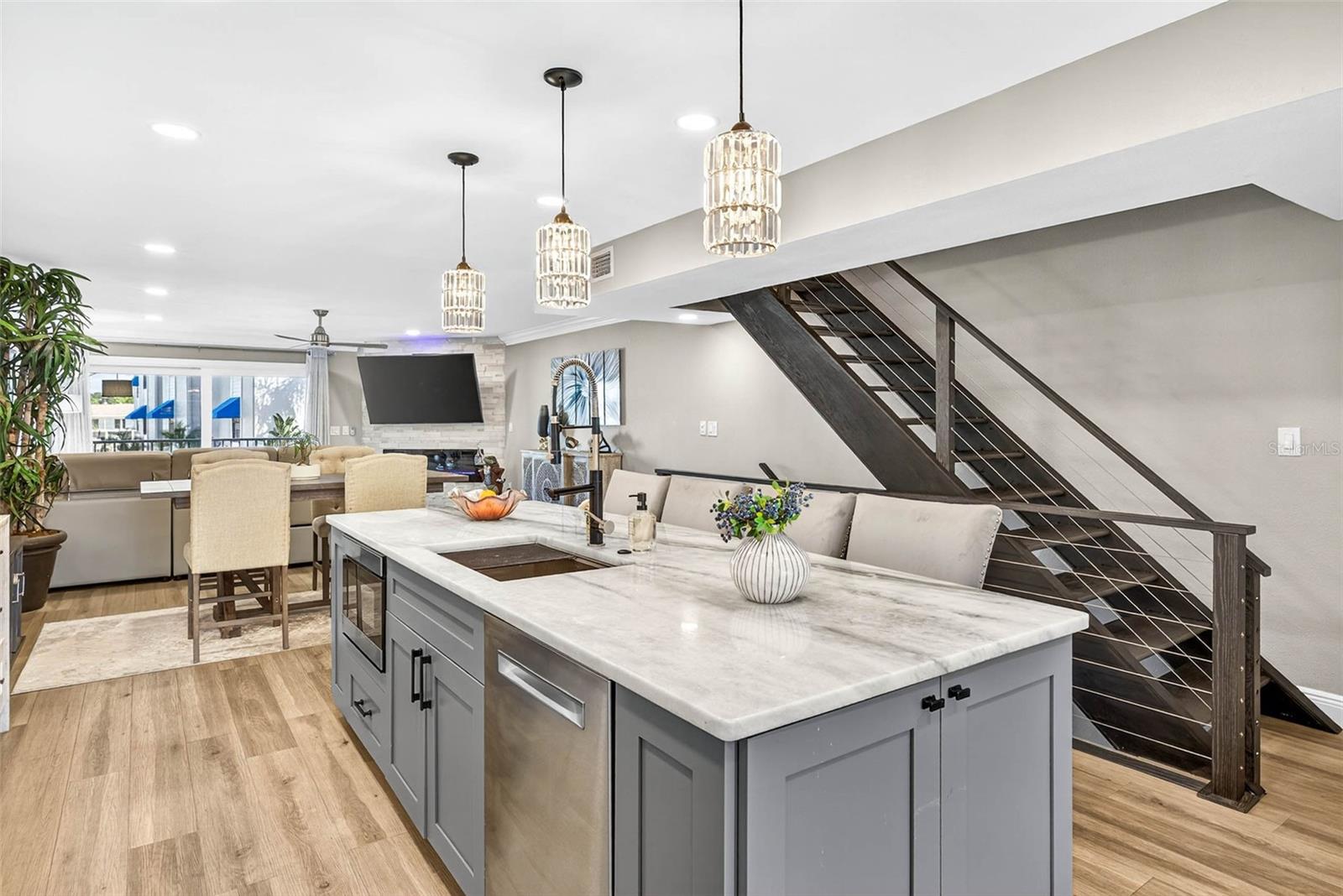 BAYWAY CONDO PH ONE - Residential