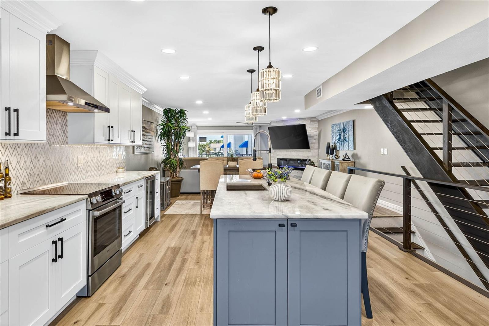 BAYWAY CONDO PH ONE - Residential