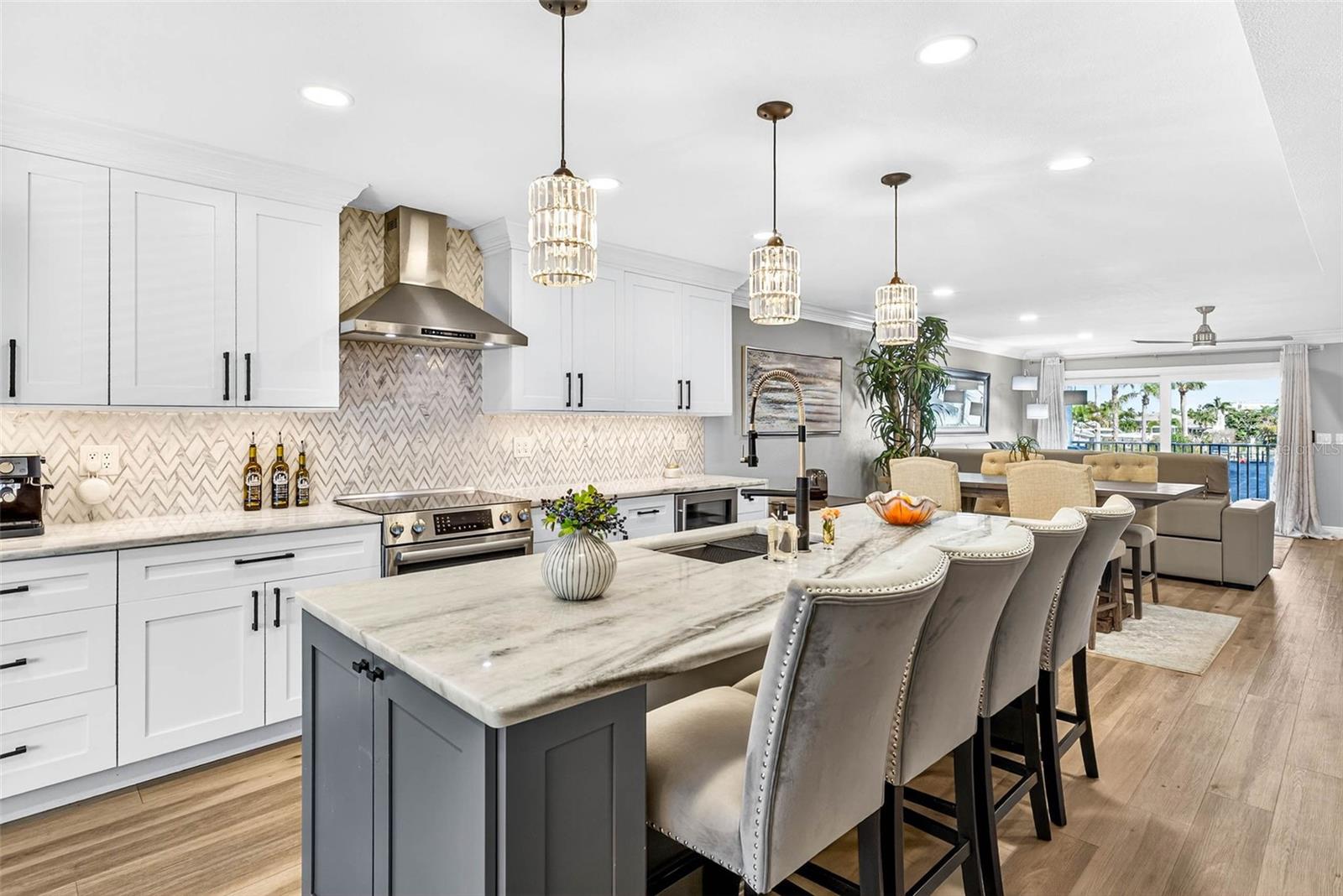 BAYWAY CONDO PH ONE - Residential