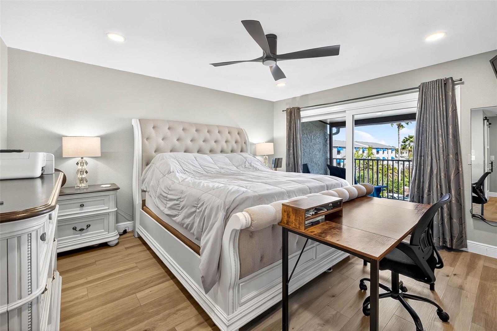 BAYWAY CONDO PH ONE - Residential