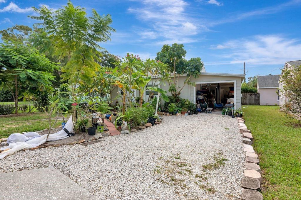 Photo of 3278 56th Avenue N, St Petersburg, FL 33714 (MLS # A4668993)