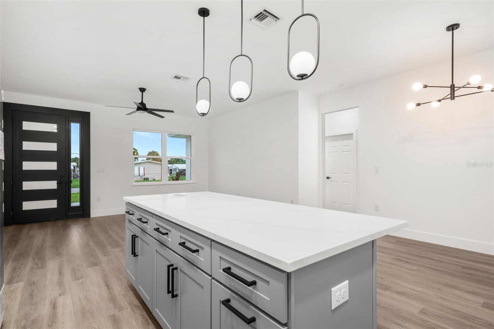 SEBRING COUNTRY ESTATE SEC 03 - Residential