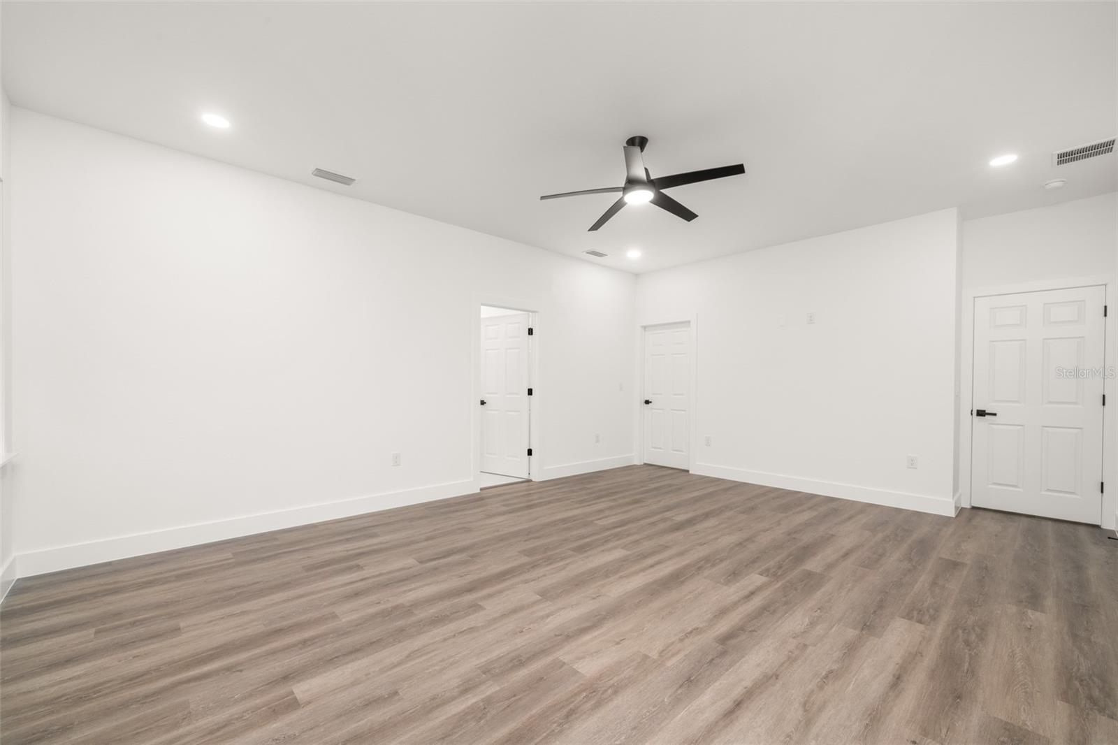 SEBRING COUNTRY ESTATE SEC 03 - Residential