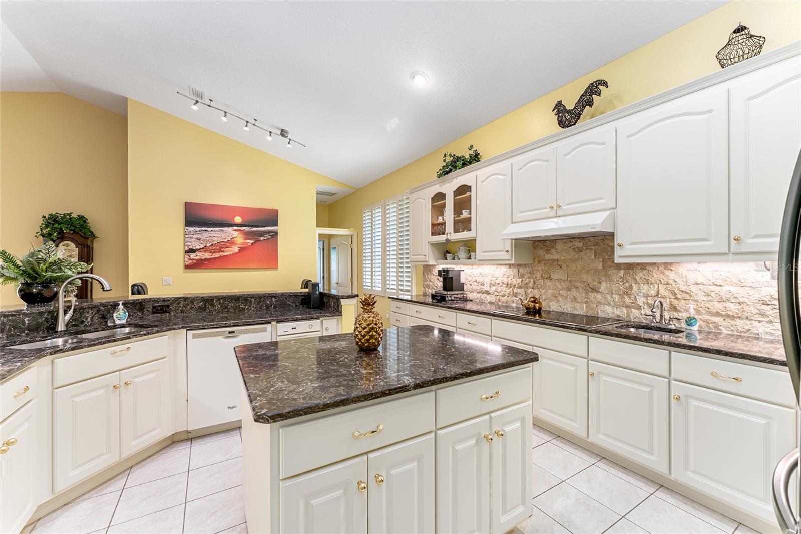 ROMEO FARMS - Residential