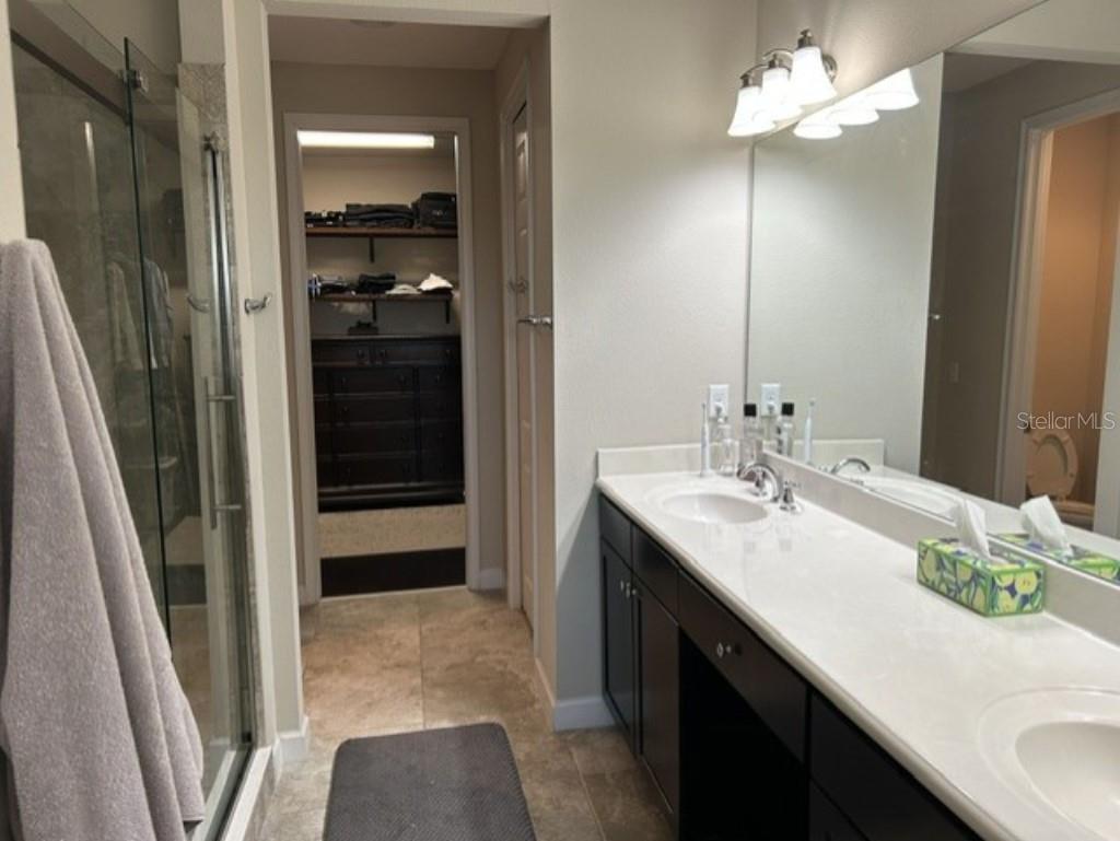 GRANDE OAKS AT HEATHROW - Residential