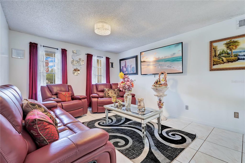 Photo of 9824 Surrey Ridge Road, Orlando, FL 32825 (MLS # O6431273)