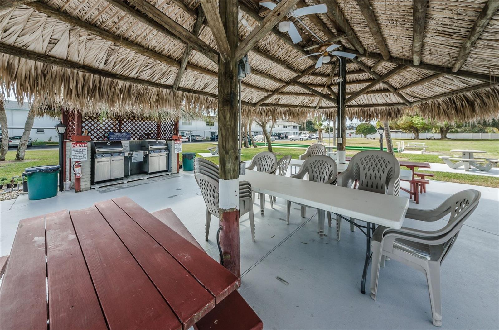 PARADISE SHORES - Residential