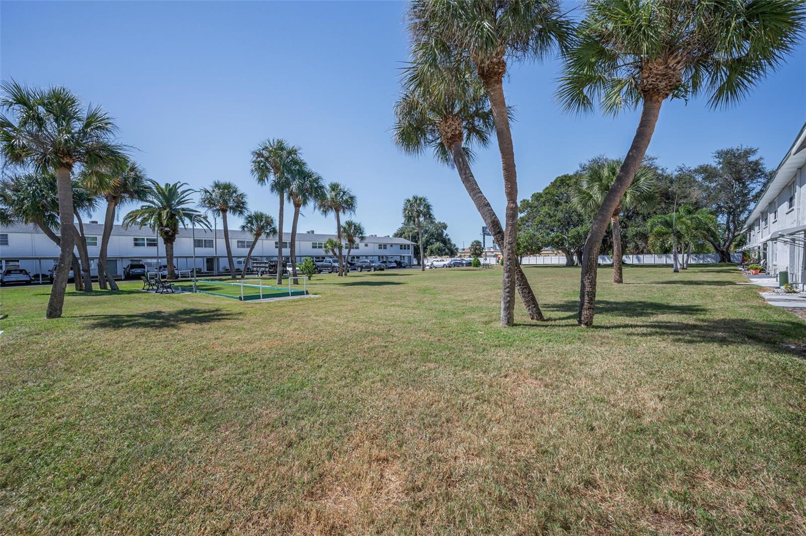 PARADISE SHORES - Residential