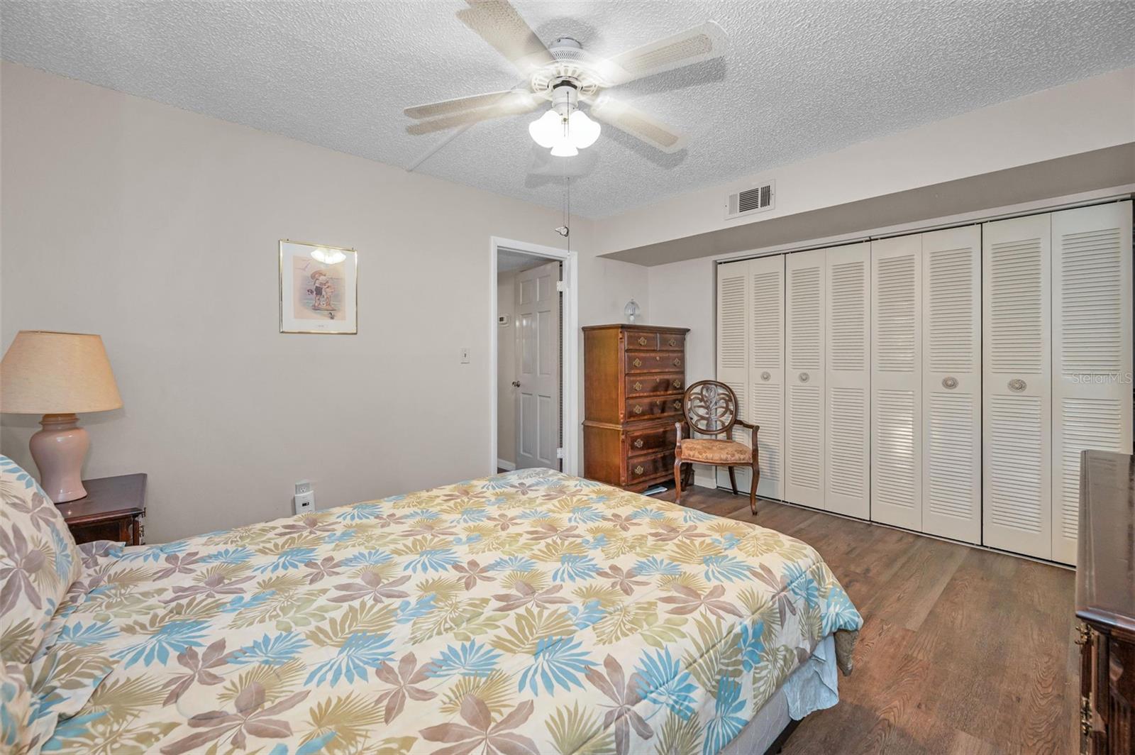 PARADISE SHORES - Residential