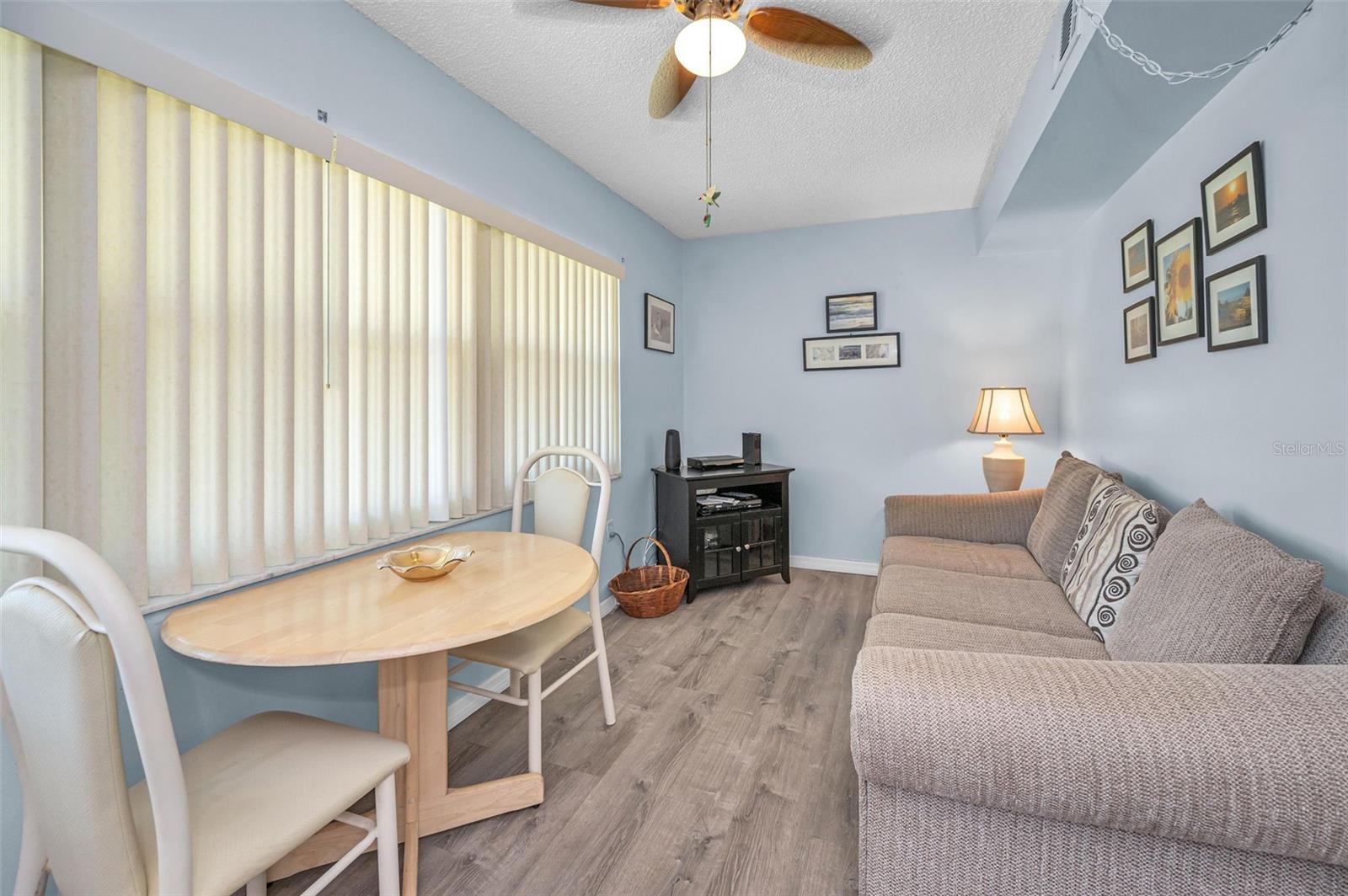 PARADISE SHORES - Residential