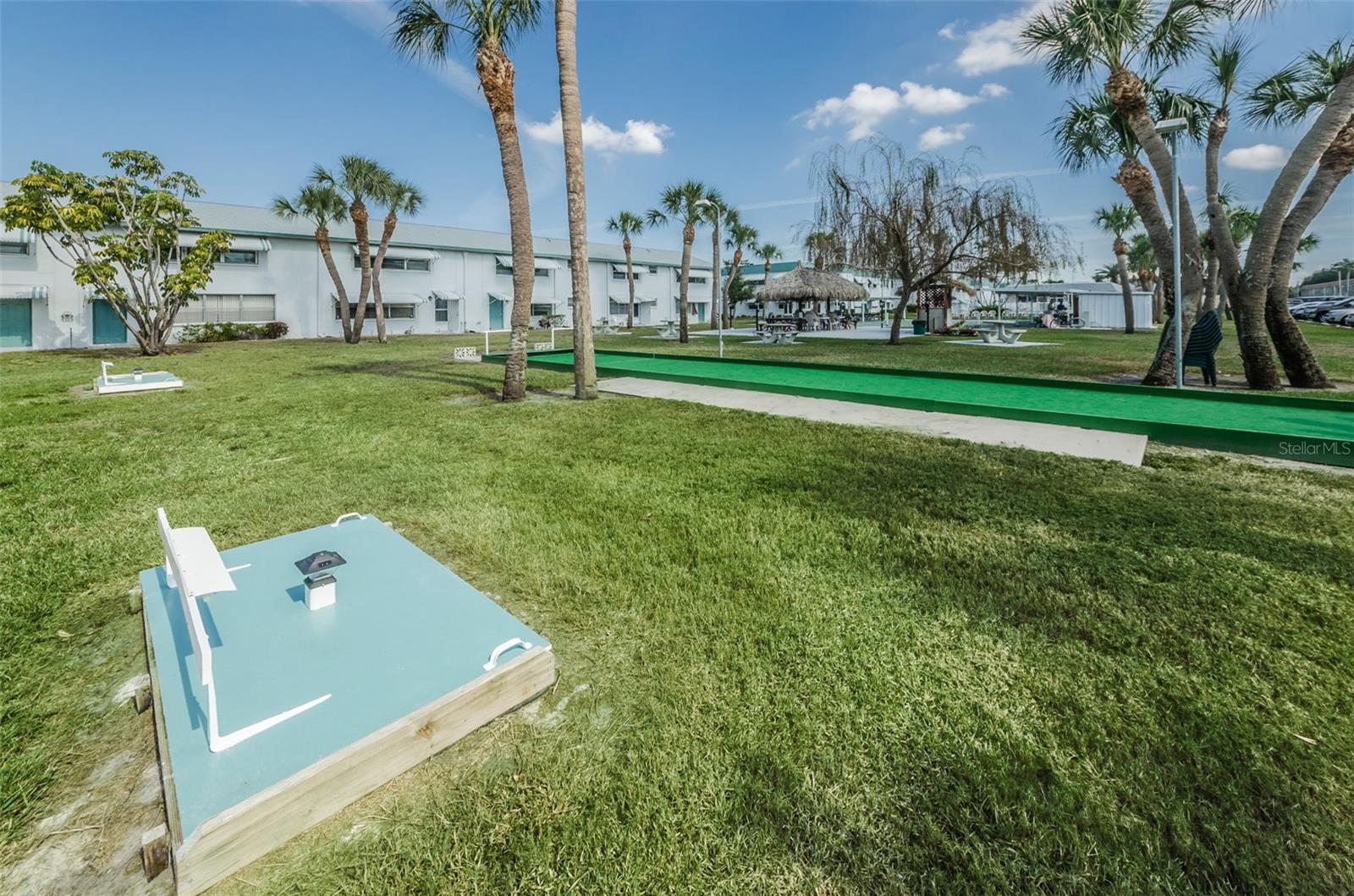 PARADISE SHORES - Residential