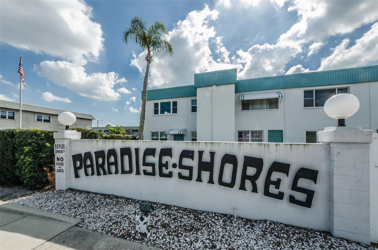 PARADISE SHORES - Residential