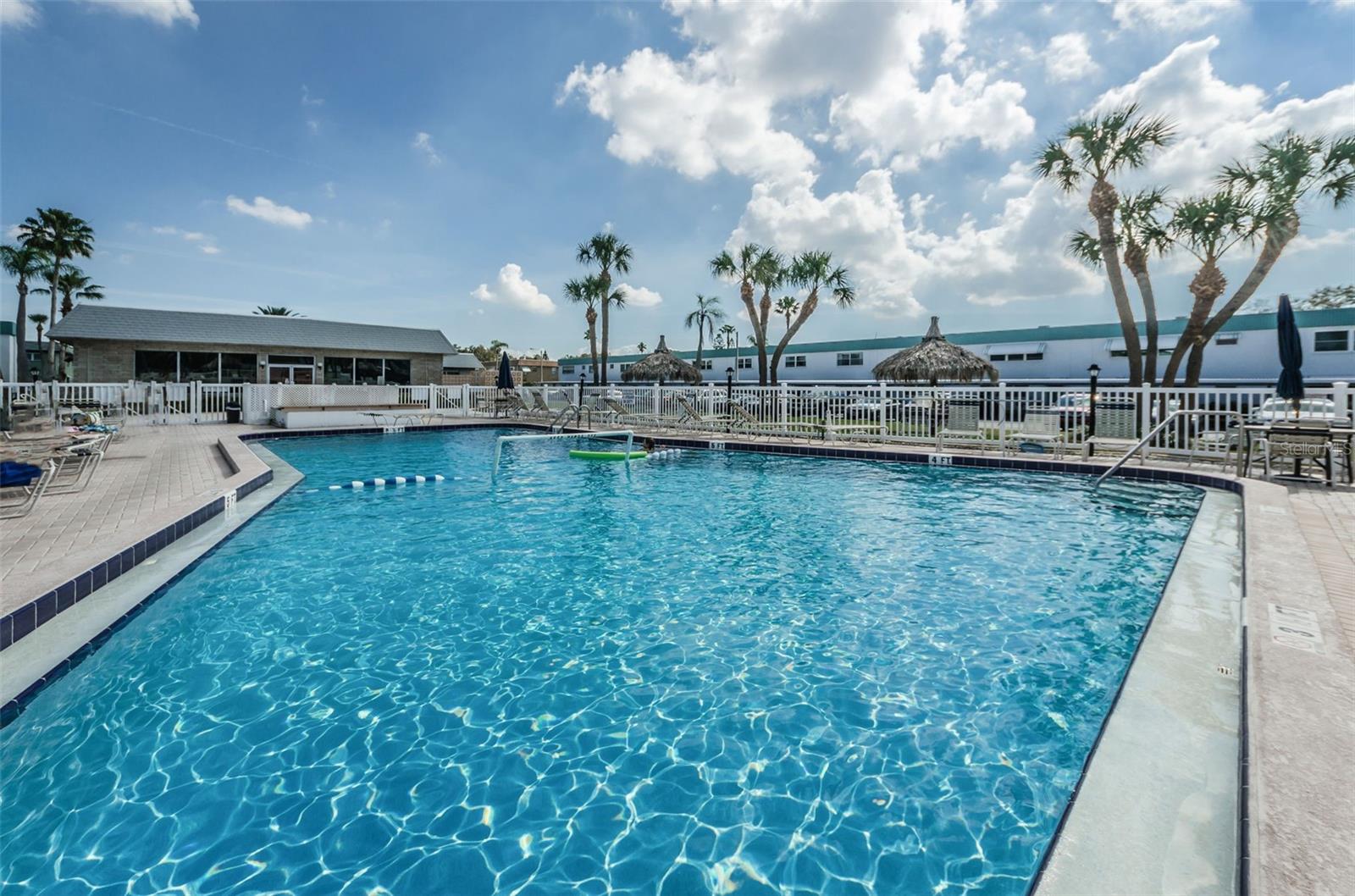 PARADISE SHORES - Residential