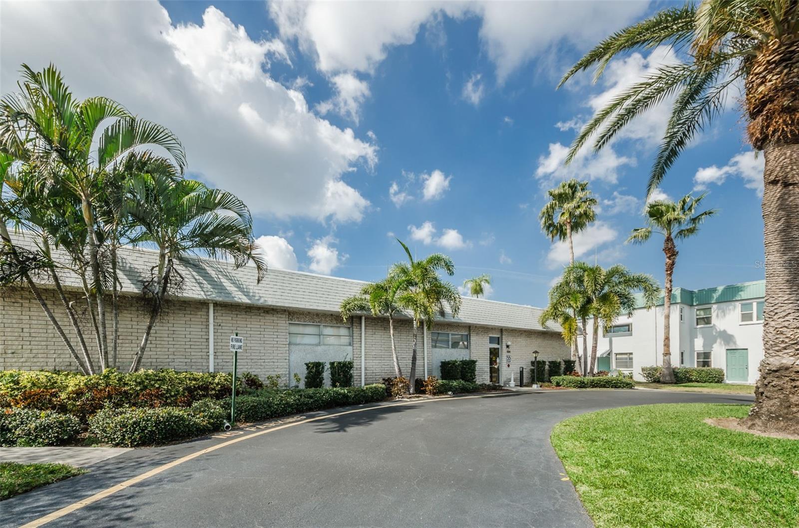 PARADISE SHORES - Residential