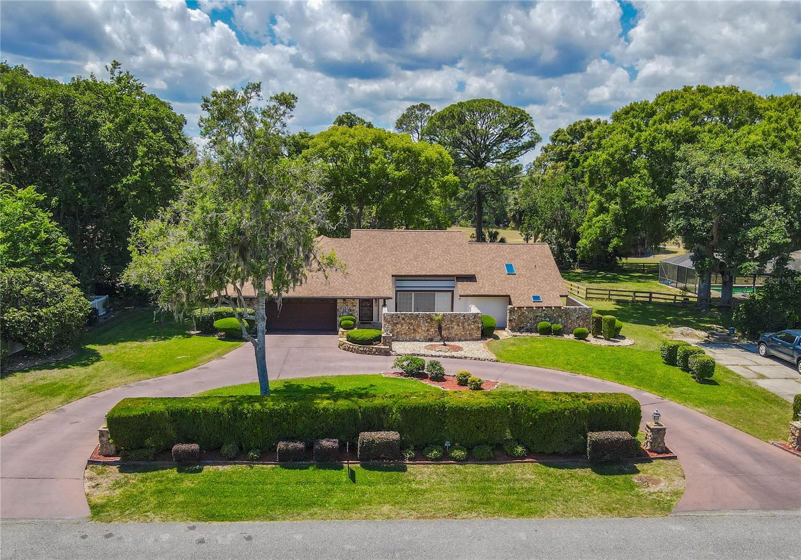 LAKE FOREST & LAKE FOREST NORTH - Residential