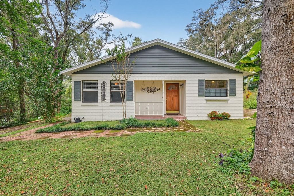 Photo of 30641 Edgewood Street, Sorrento, FL 32776 (MLS # G5103542)