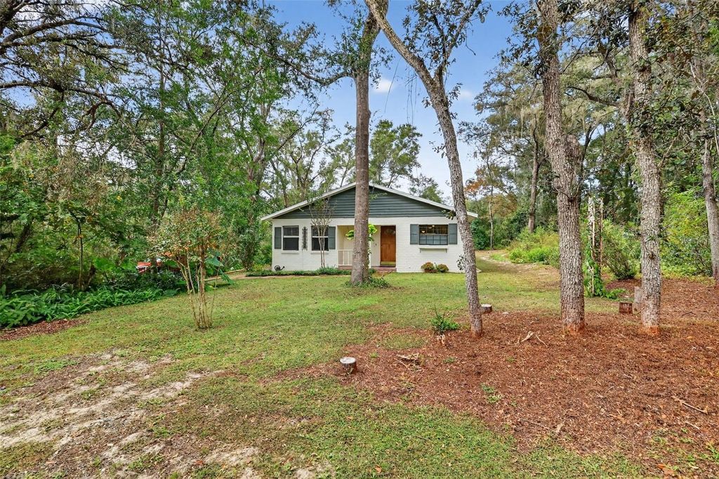 Photo of 30641 Edgewood Street, Sorrento, FL 32776 (MLS # G5103542)