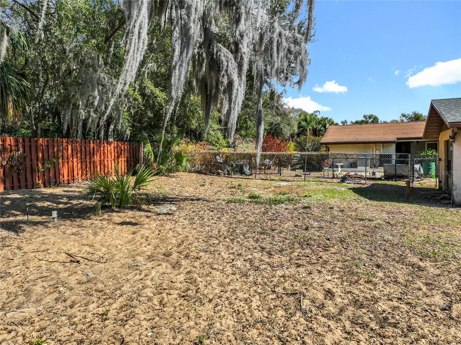 TAVARES LAKE DORA SHORES - Residential