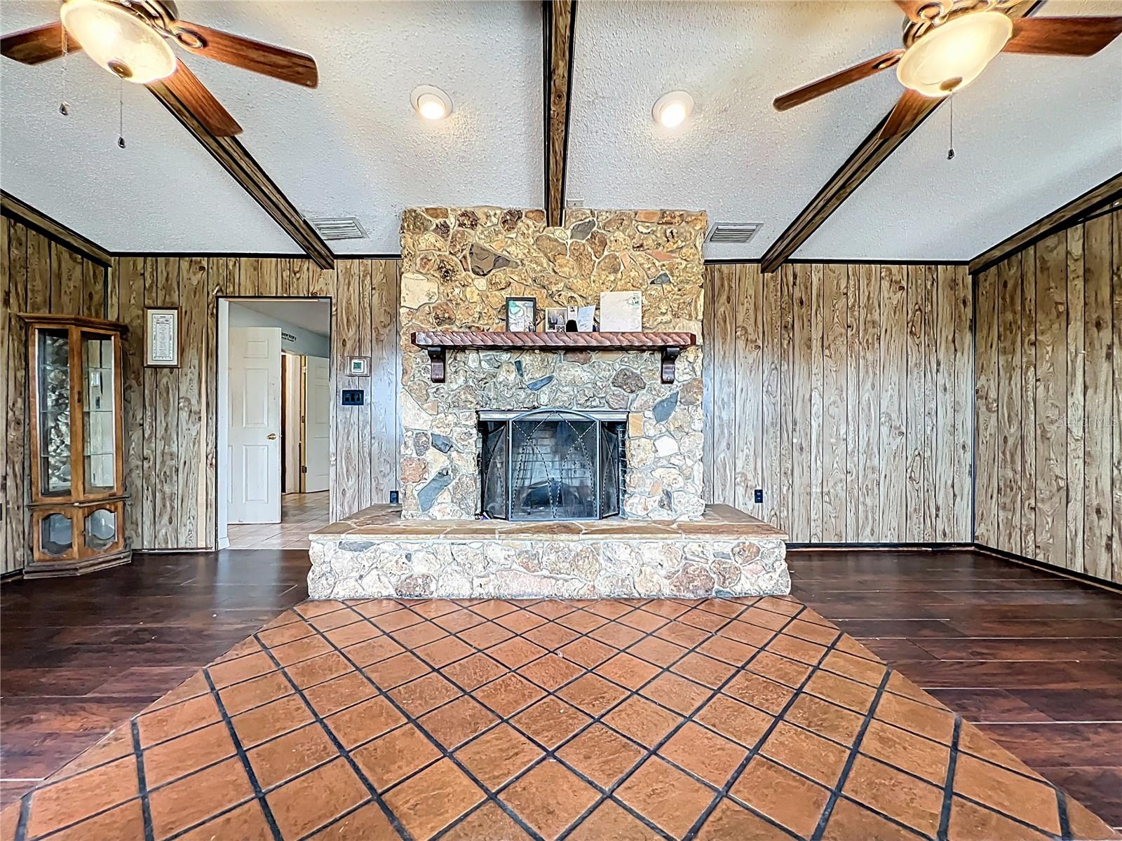 TAVARES LAKE DORA SHORES - Residential