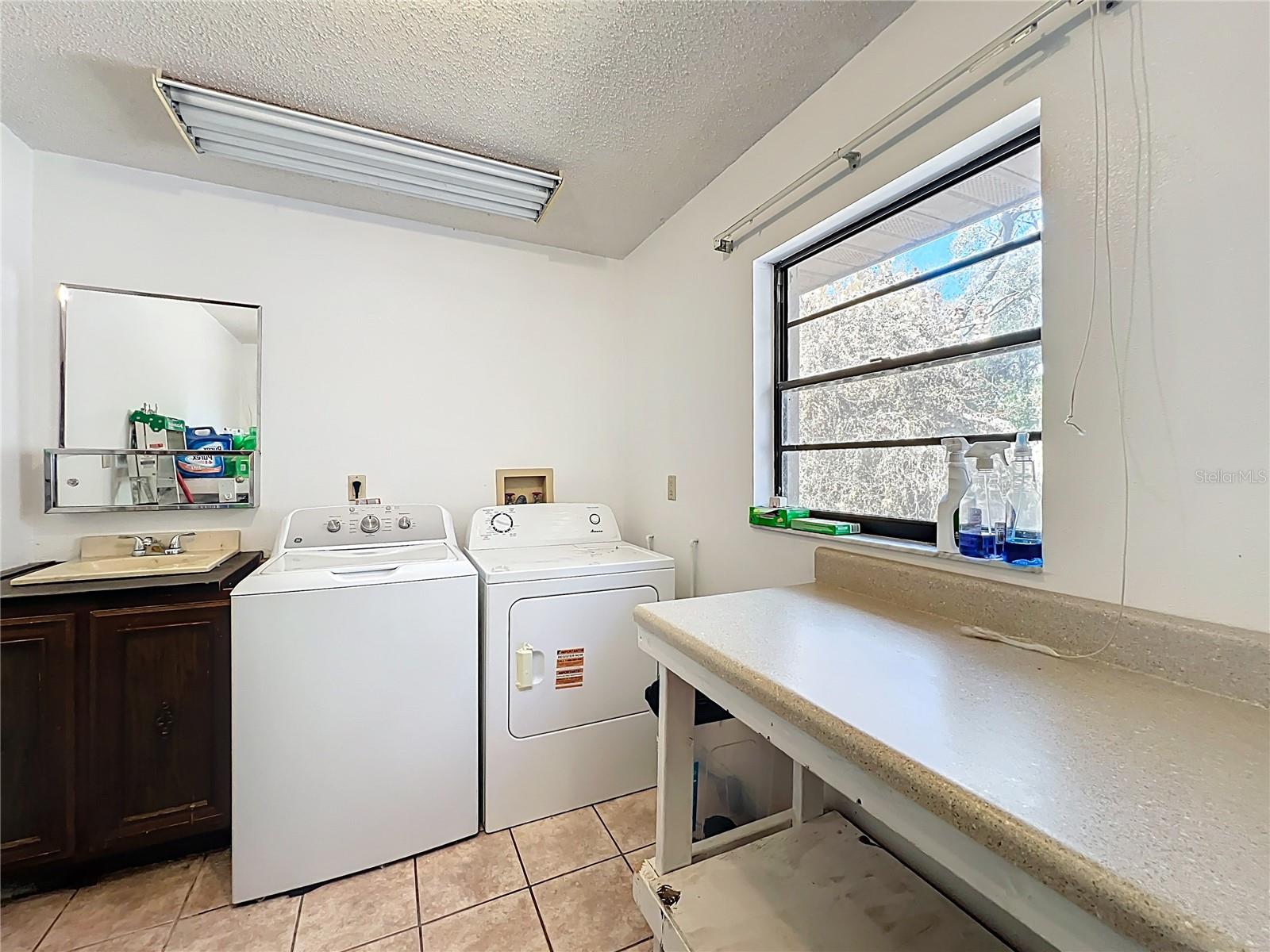 TAVARES LAKE DORA SHORES - Residential