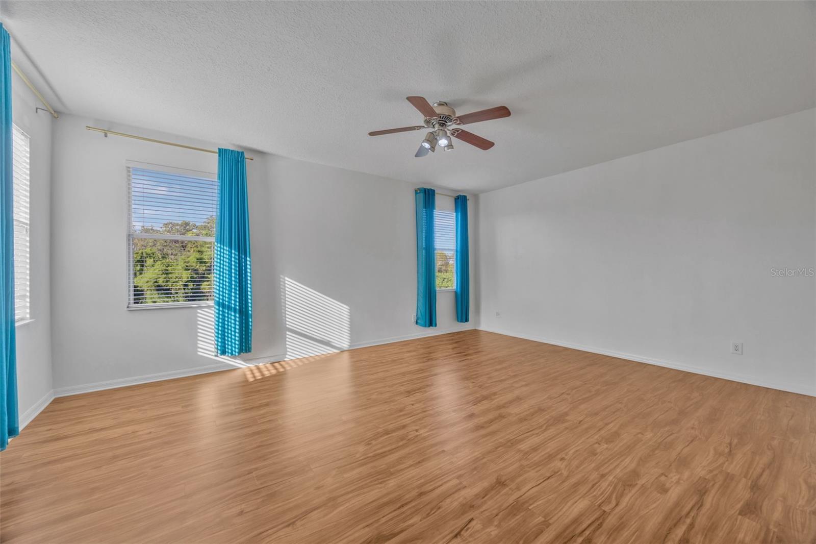 AVELAR CREEK SOUTH - Residential Lease