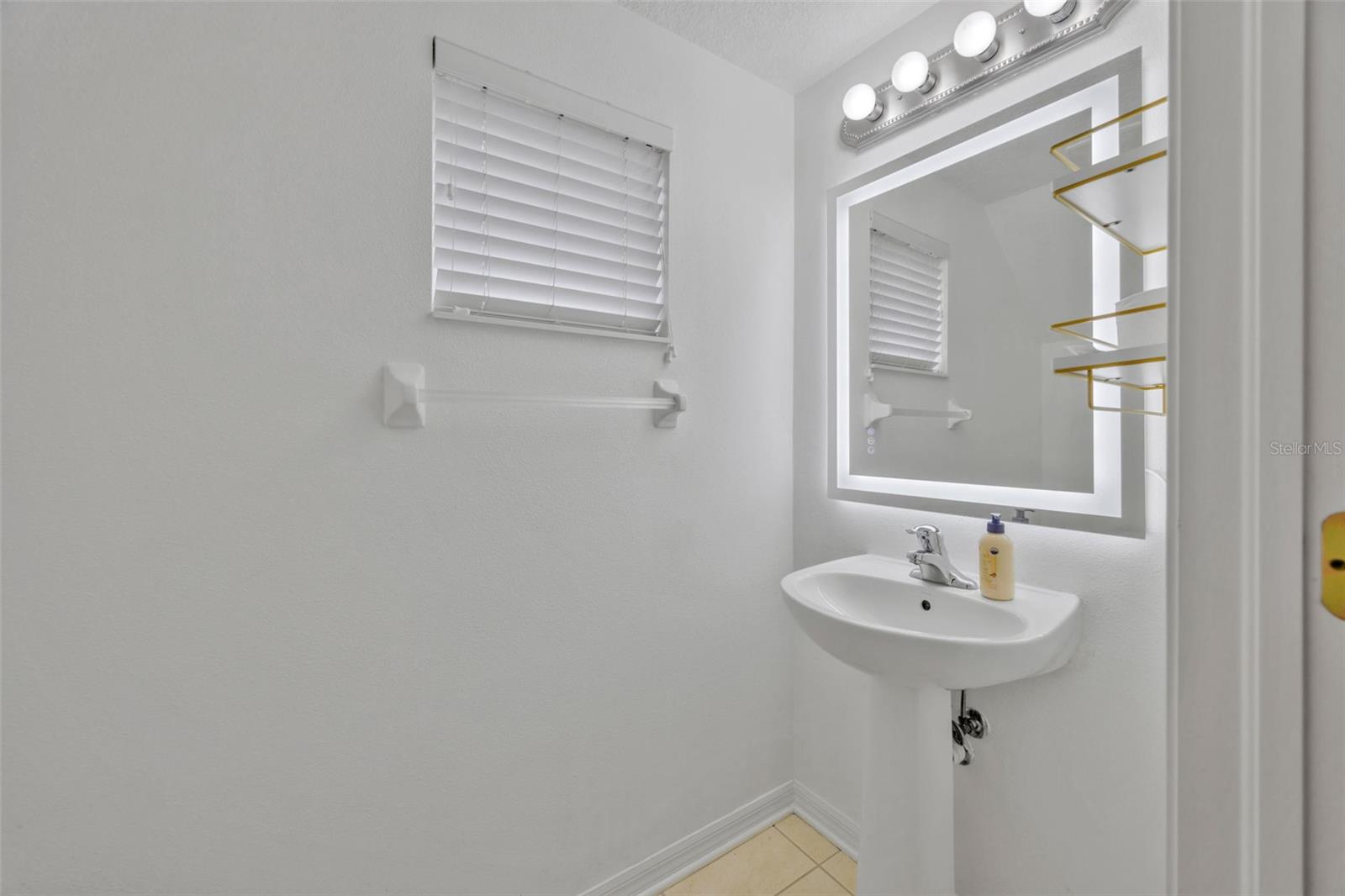 AVELAR CREEK SOUTH - Residential Lease