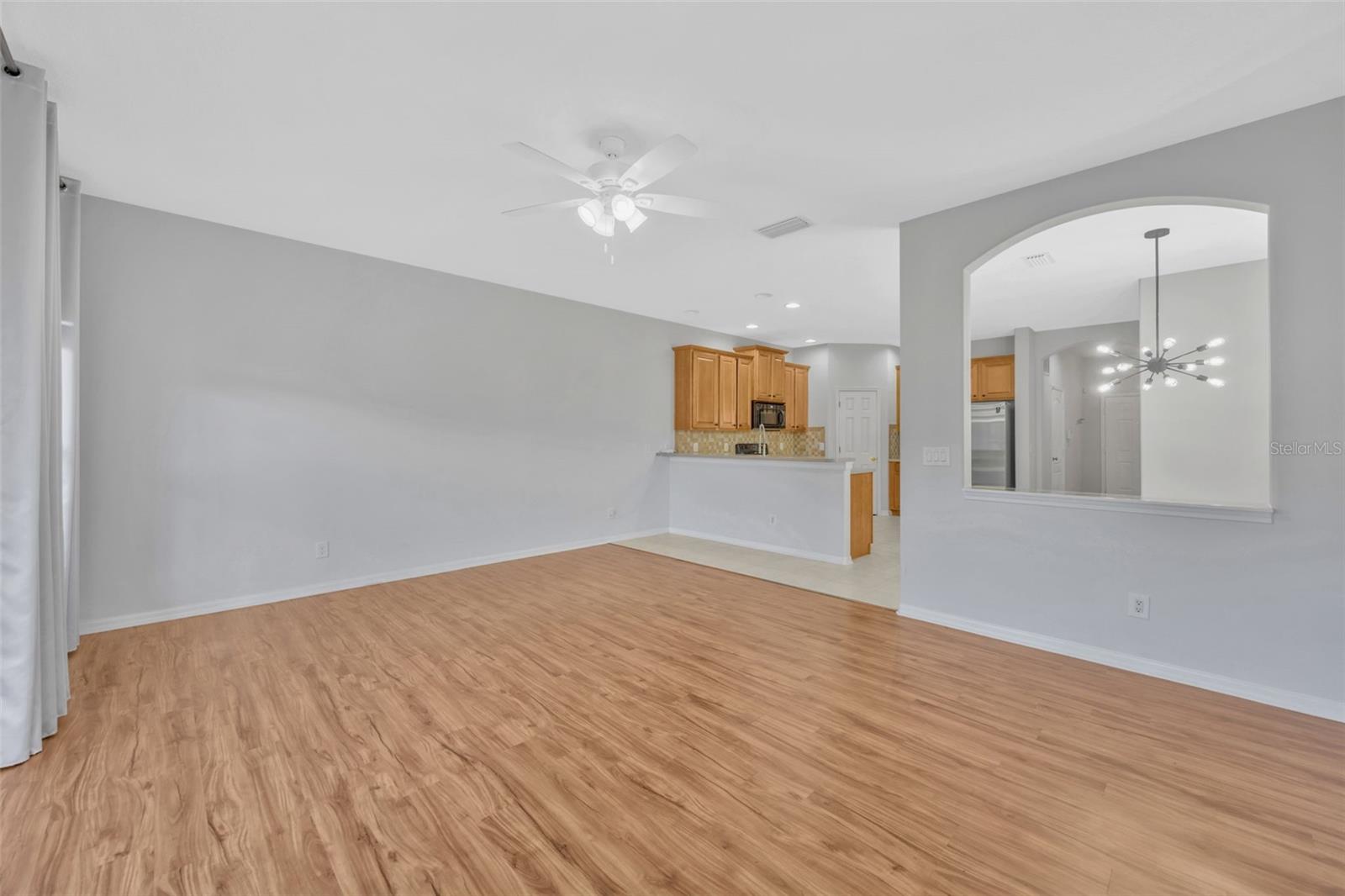 AVELAR CREEK SOUTH - Residential Lease