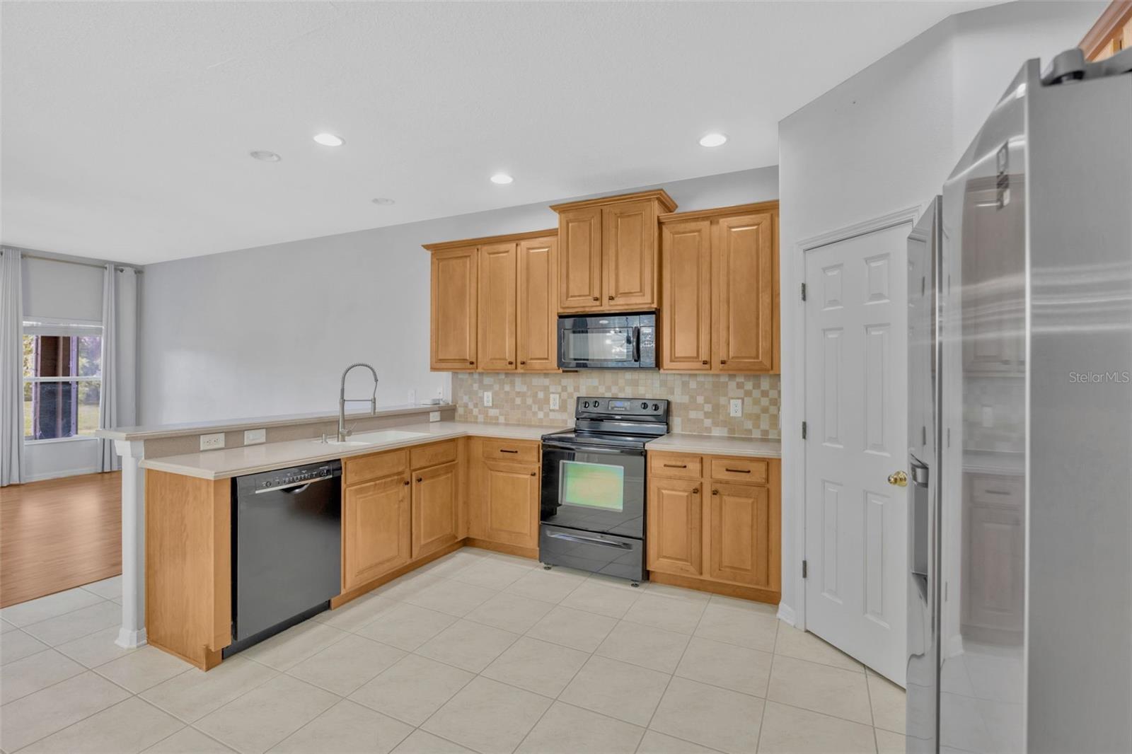 AVELAR CREEK SOUTH - Residential Lease