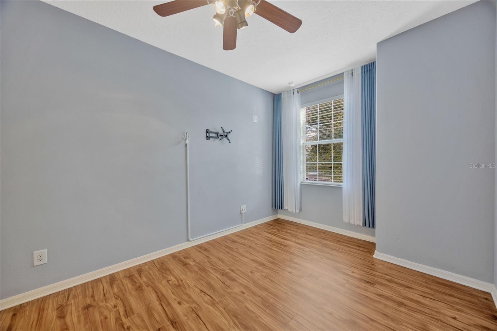 AVELAR CREEK SOUTH - Residential Lease