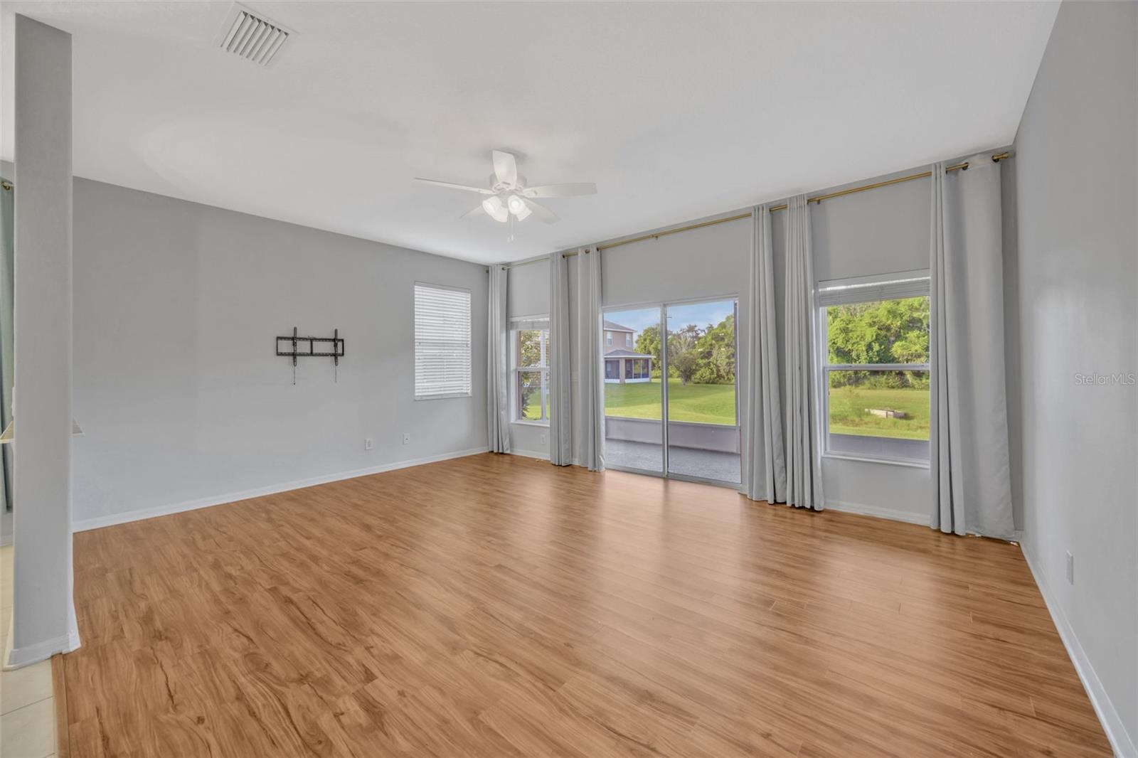 AVELAR CREEK SOUTH - Residential Lease