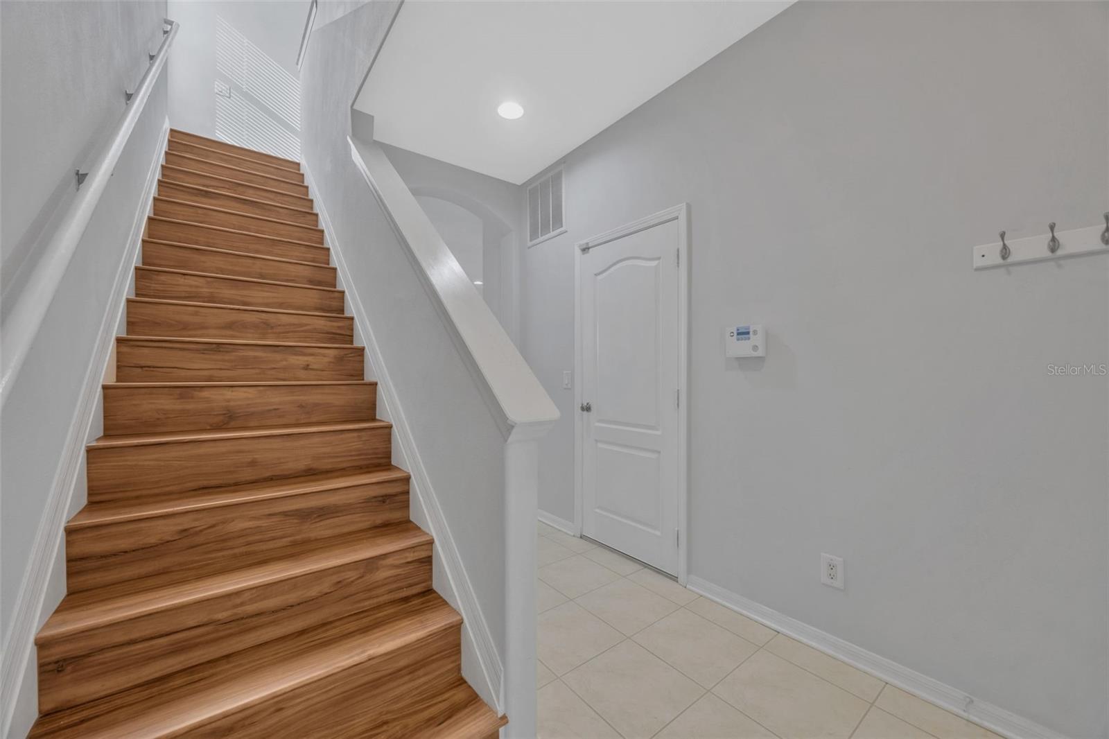 AVELAR CREEK SOUTH - Residential Lease