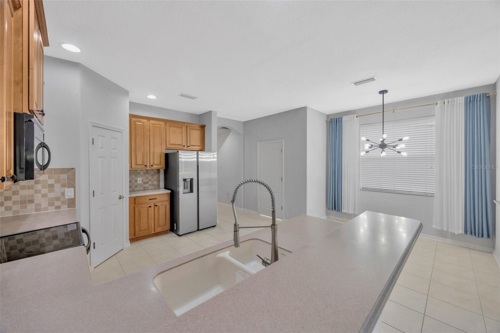 AVELAR CREEK SOUTH - Residential Lease