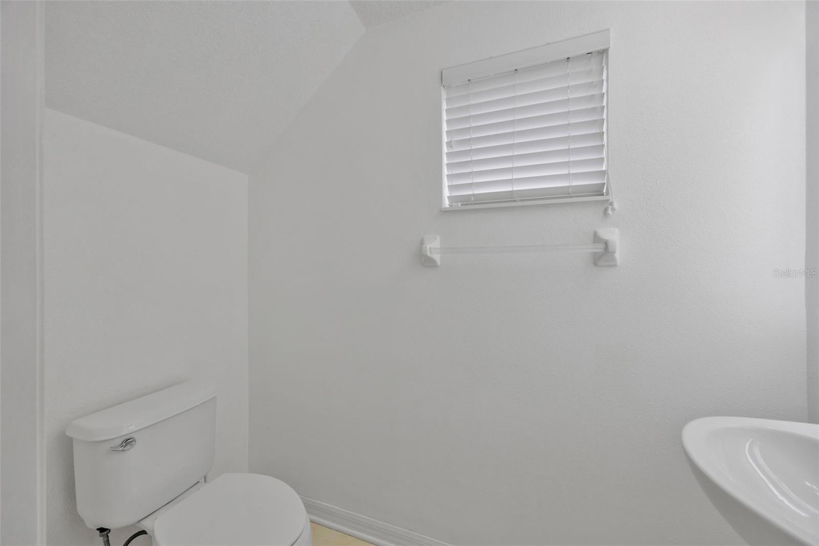 AVELAR CREEK SOUTH - Residential Lease