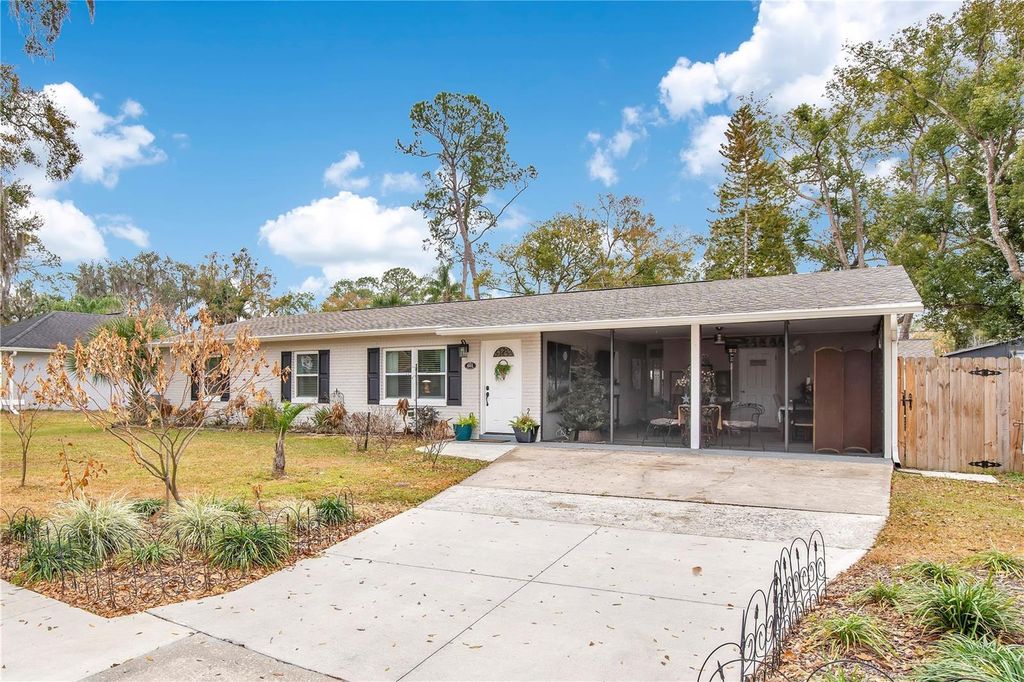 Photo of 601 E 14th Street, Sanford, FL 32771 (MLS # O6381016)