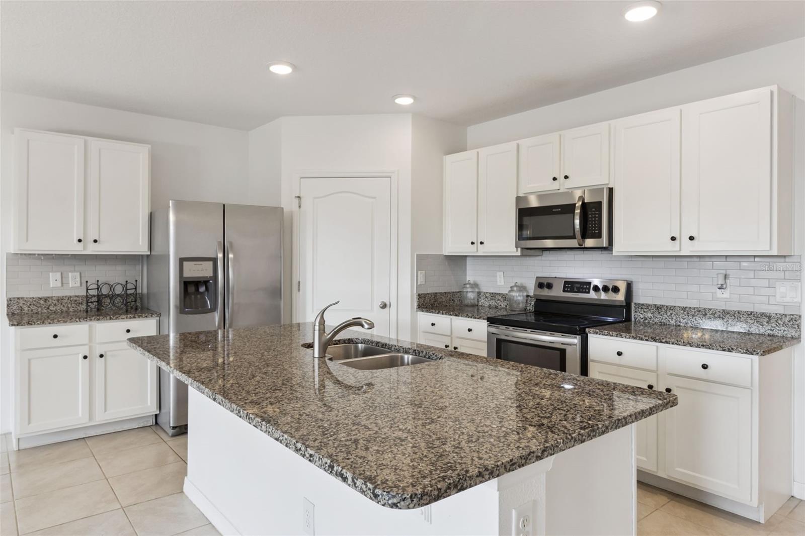 2487 WHITE LILLY DRIVE