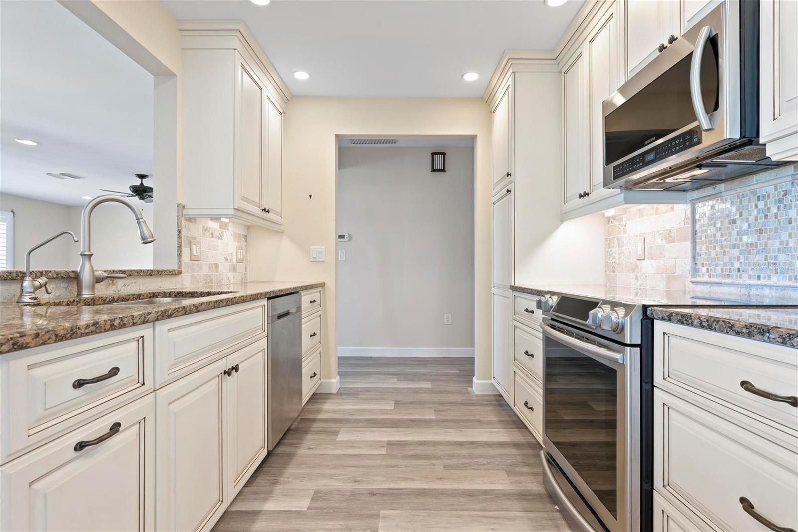 VILLAGE GREEN OF BRADENTON SEC 10 - Residential