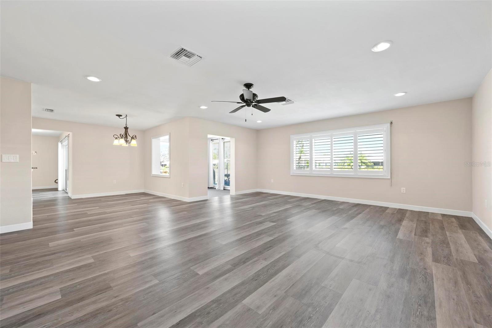 VILLAGE GREEN OF BRADENTON SEC 10 - Residential