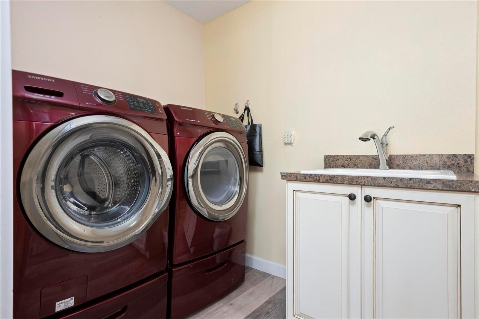 VILLAGE GREEN OF BRADENTON SEC 10 - Residential