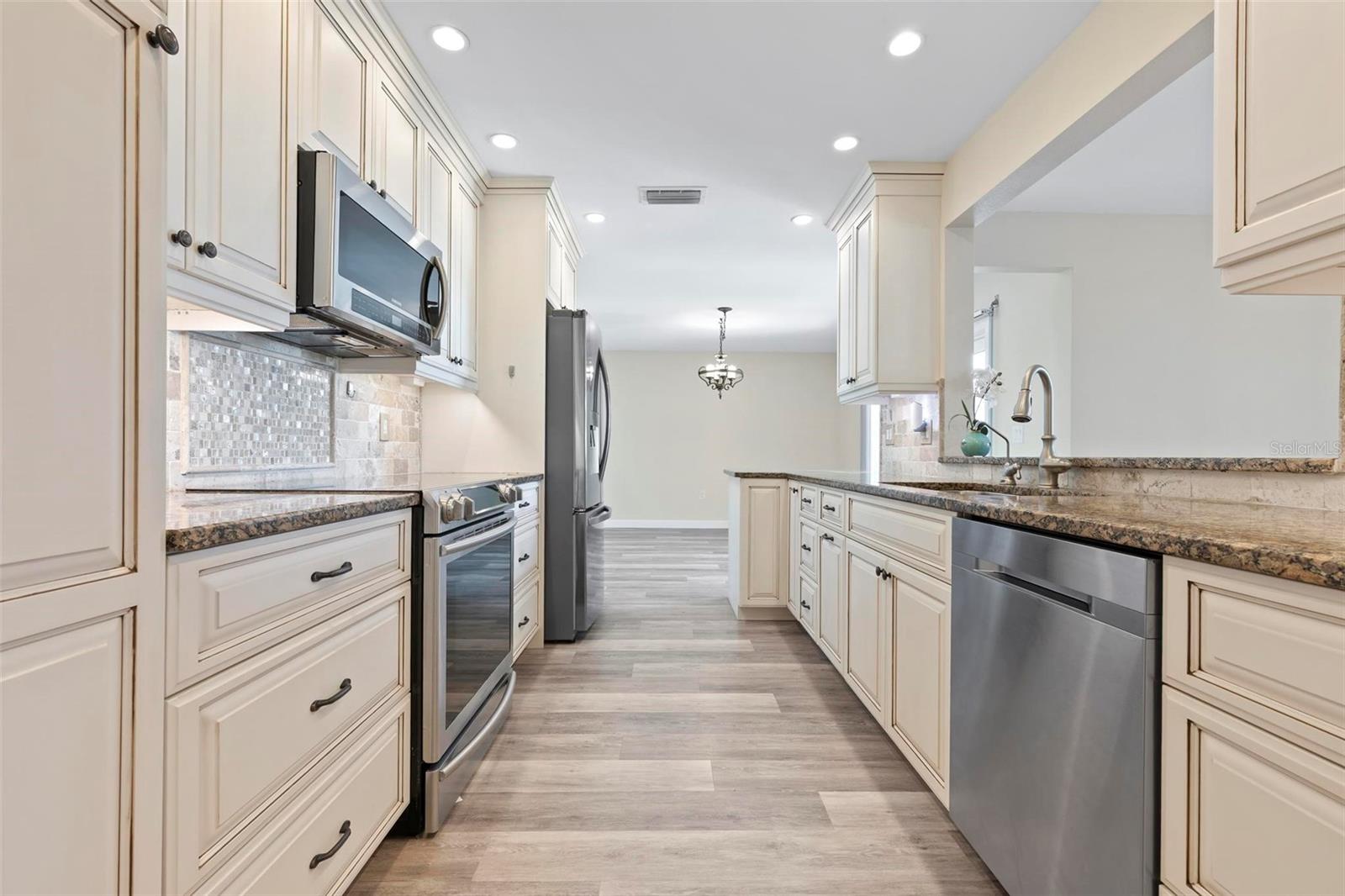 VILLAGE GREEN OF BRADENTON SEC 10 - Residential