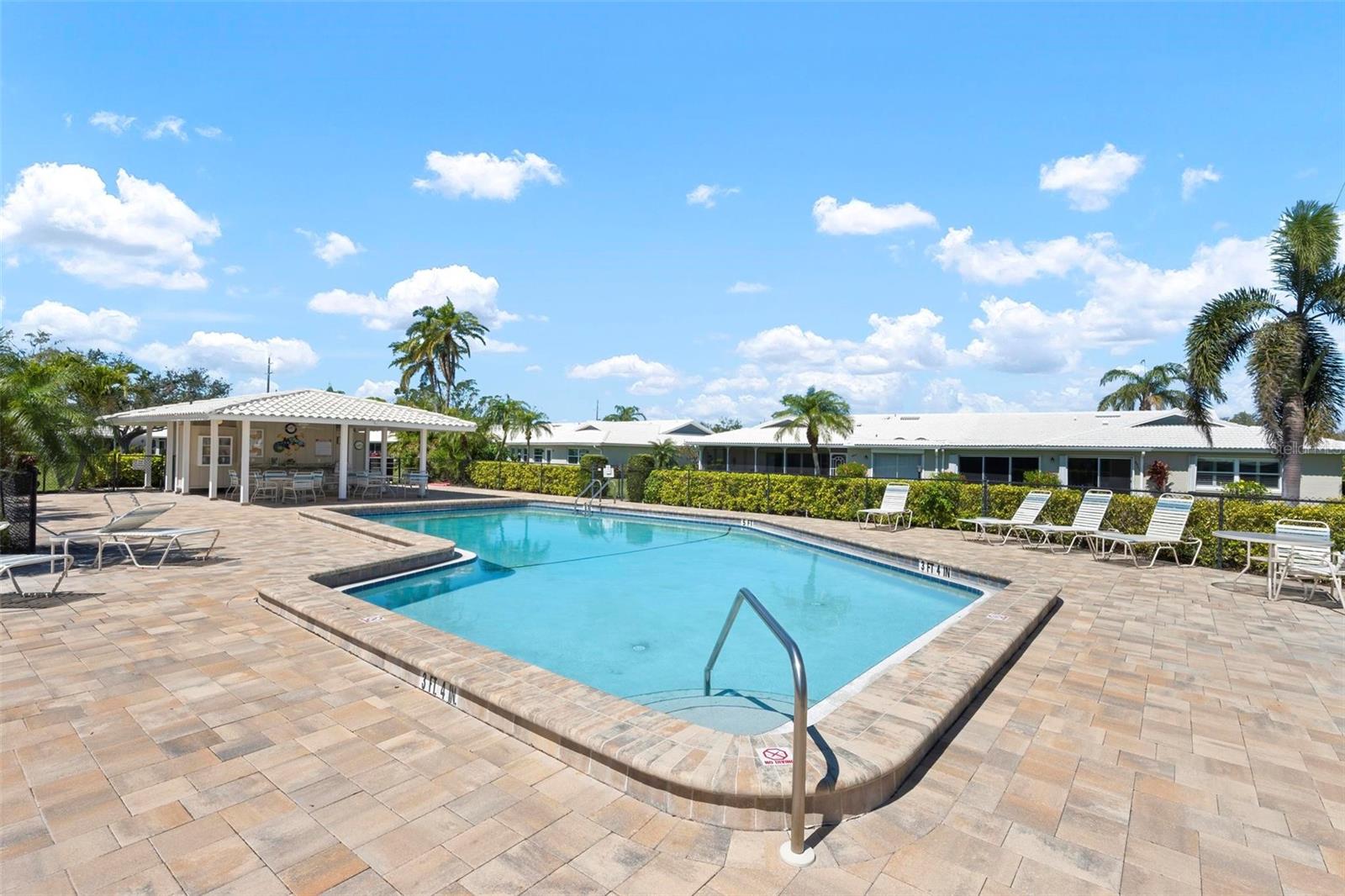 VILLAGE GREEN OF BRADENTON SEC 10 - Residential