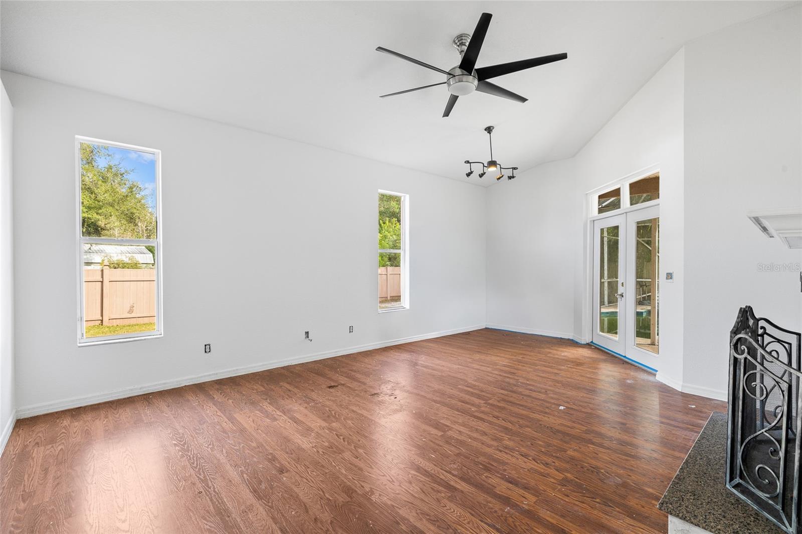 LAKE PADGETT PINES UNREC SUB - Residential