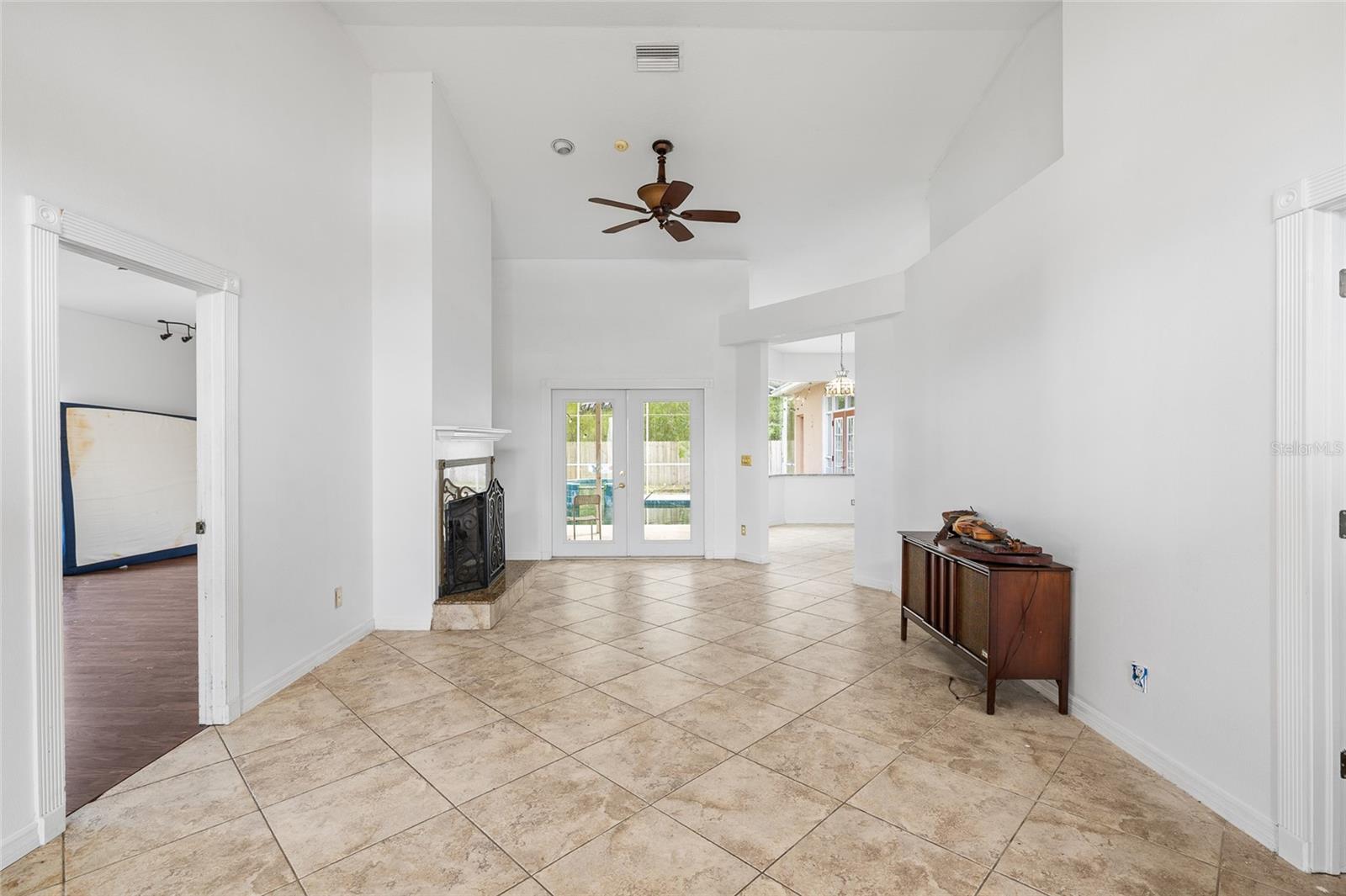 LAKE PADGETT PINES UNREC SUB - Residential