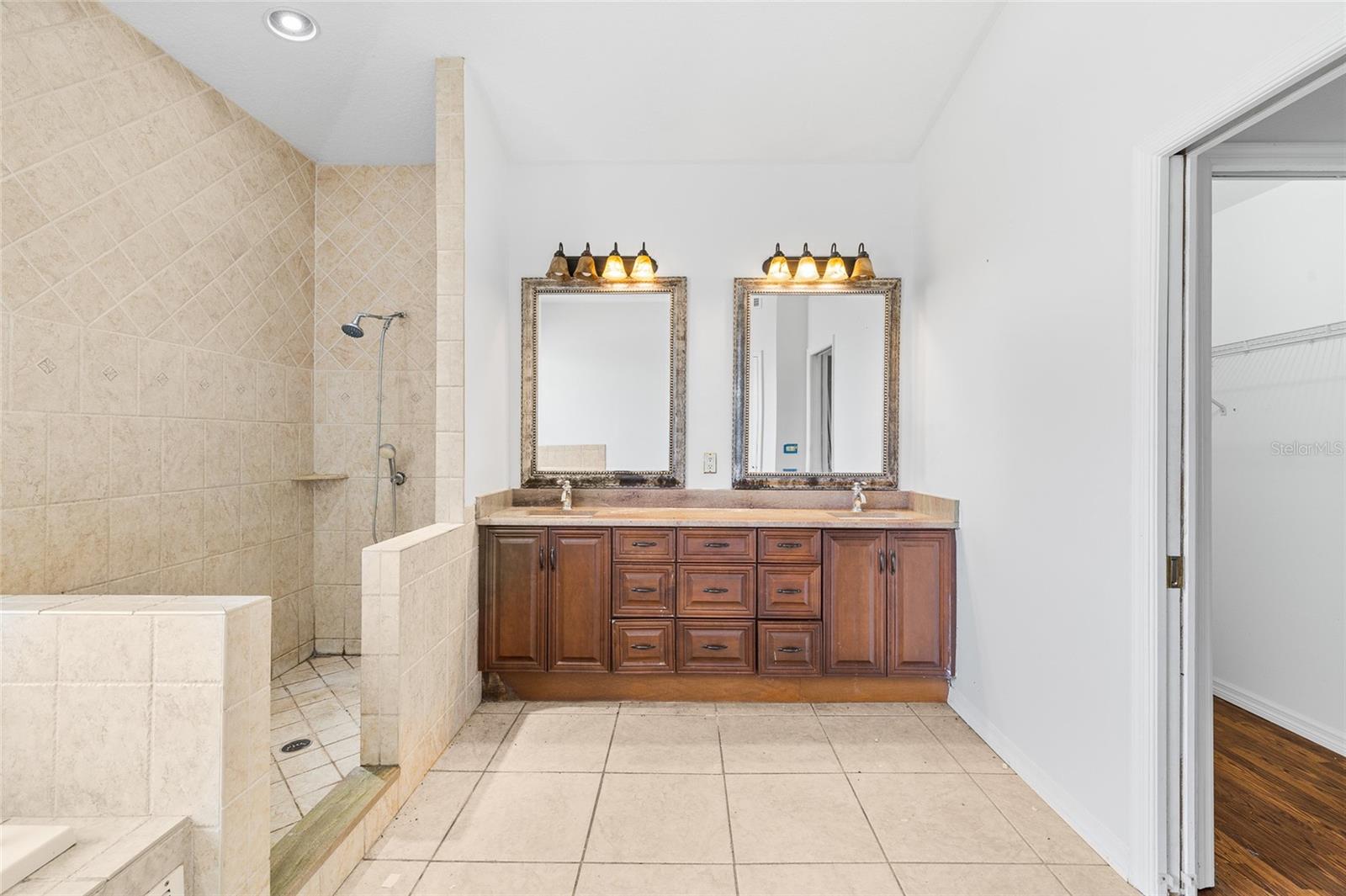 LAKE PADGETT PINES UNREC SUB - Residential