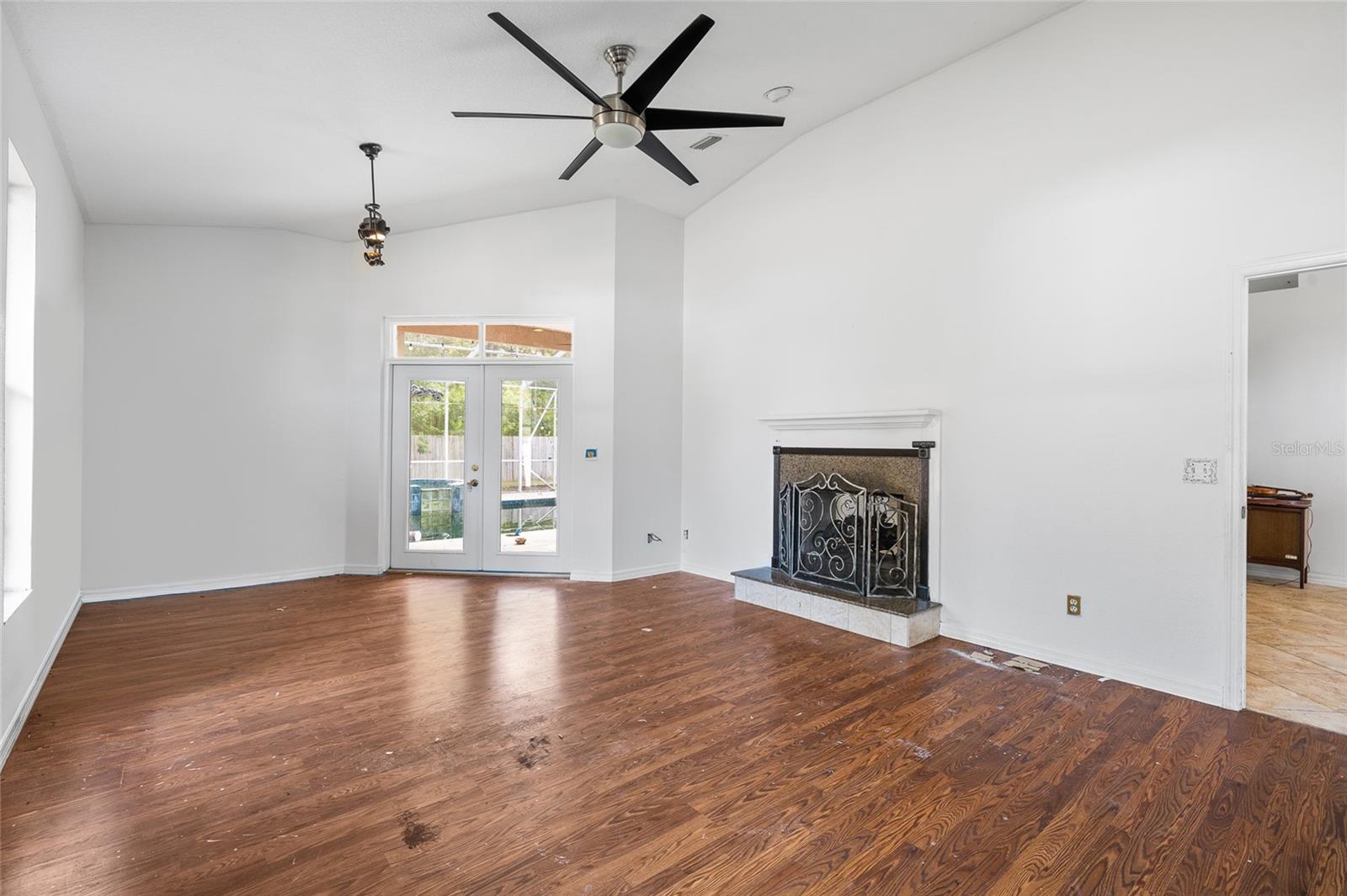 LAKE PADGETT PINES UNREC SUB - Residential