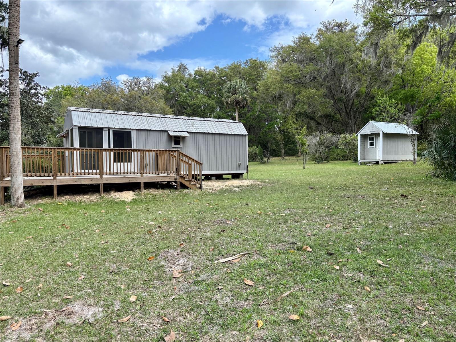 LITTLE ORANGE LAKE - Land