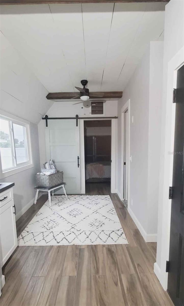 LITTLE ORANGE LAKE - Land