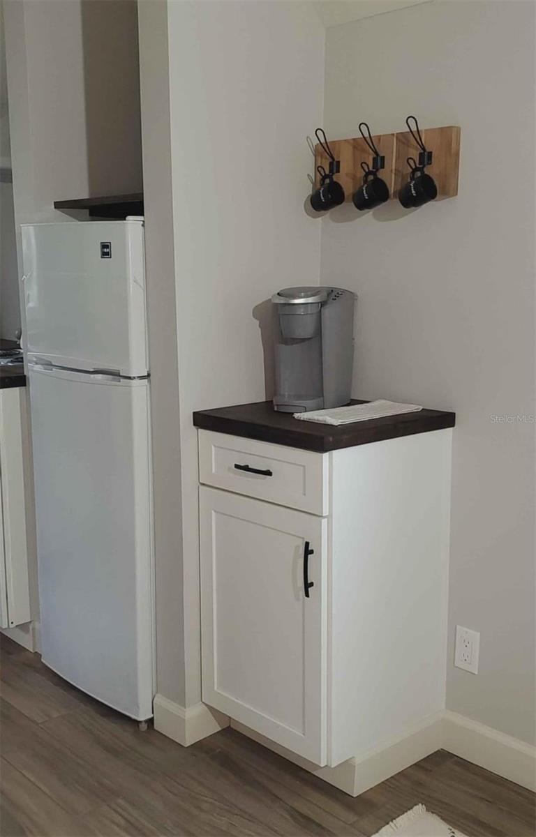 LITTLE ORANGE LAKE - Land